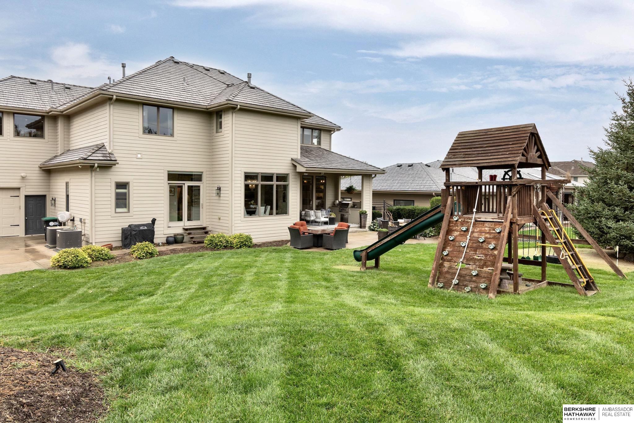 805 N 132 Avenue