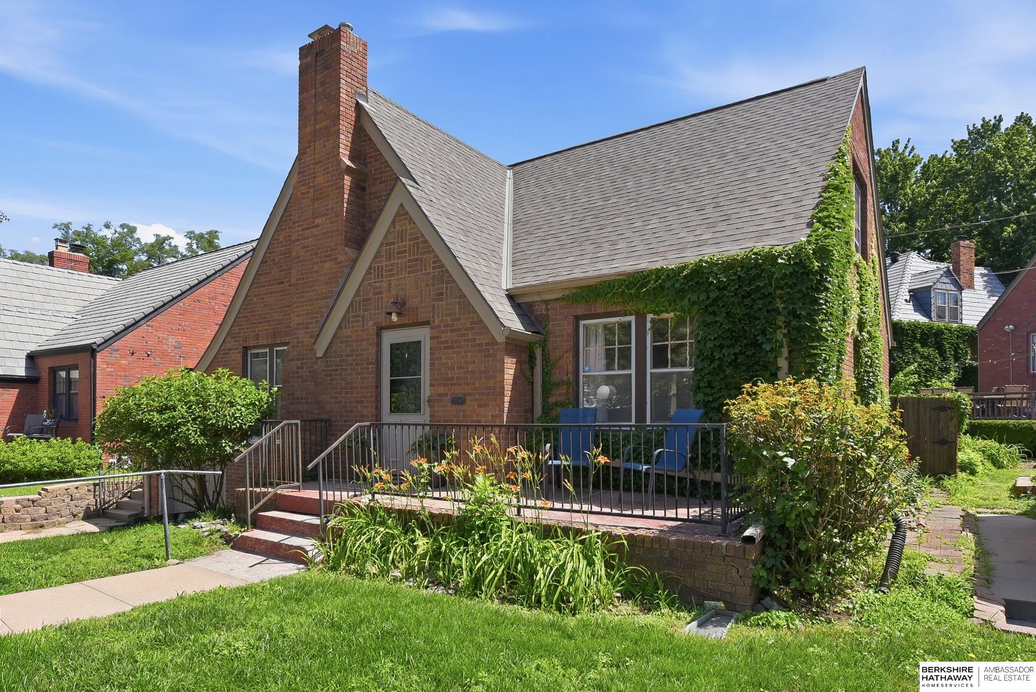 2005 Country Club Avenue