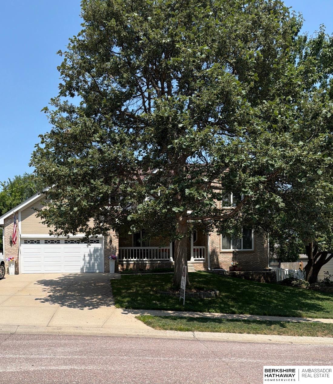 1016 Tekamah Lane