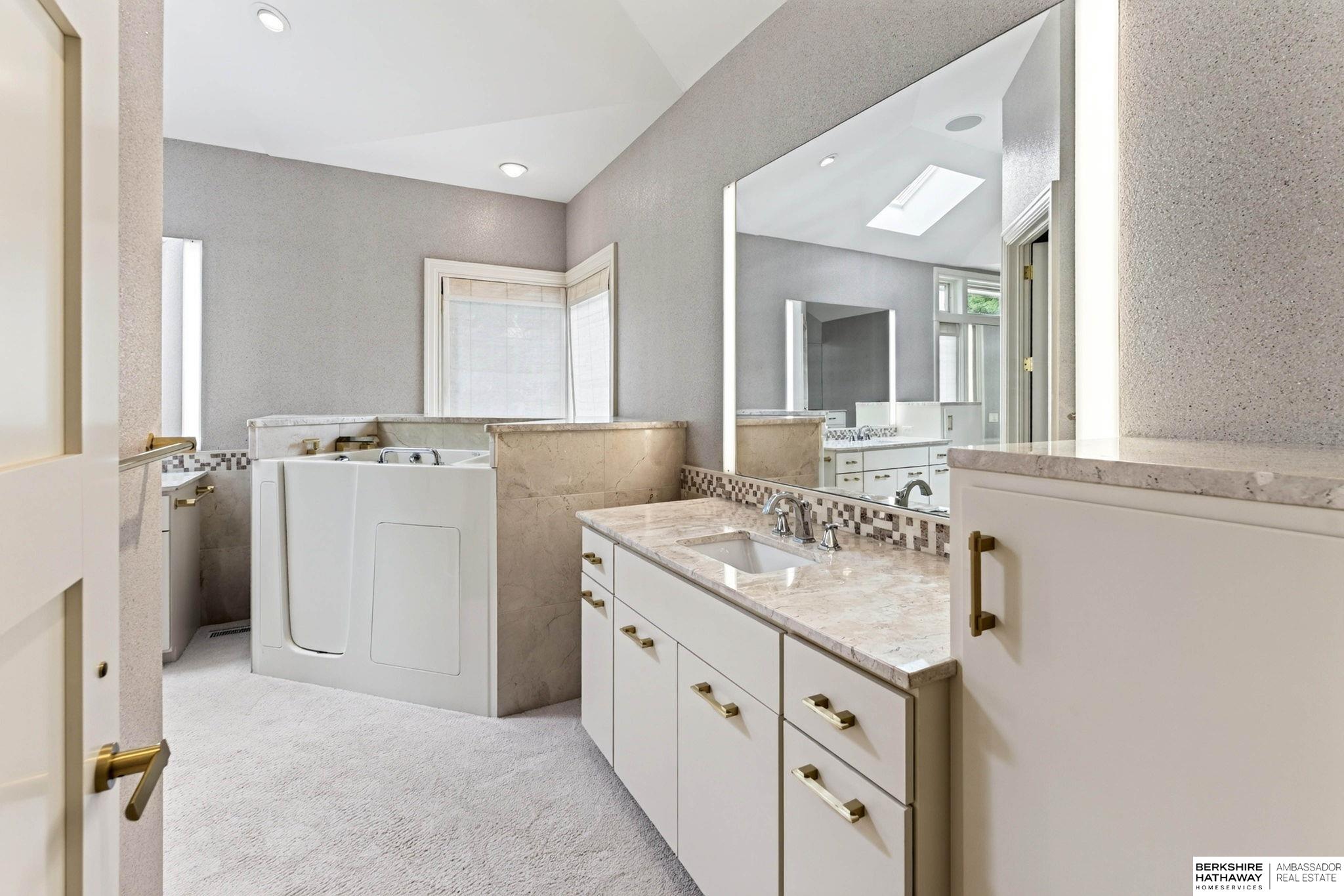 845 N 143rd Court