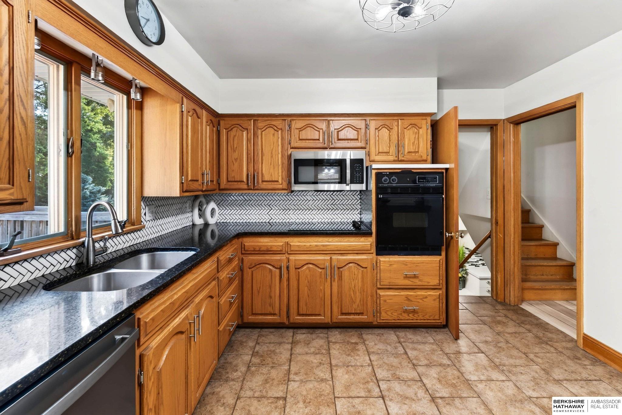 28 Crestwood Drive