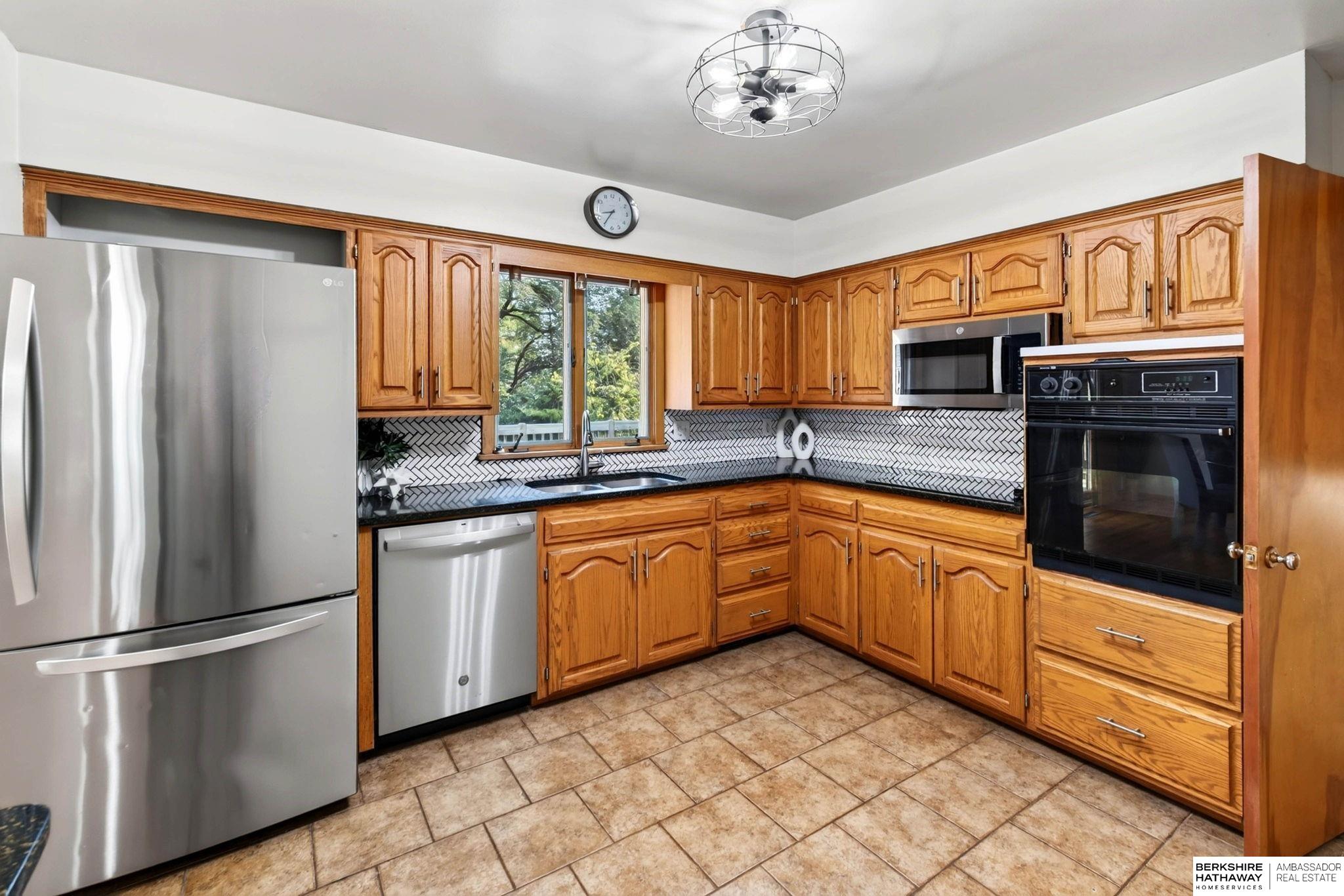 28 Crestwood Drive