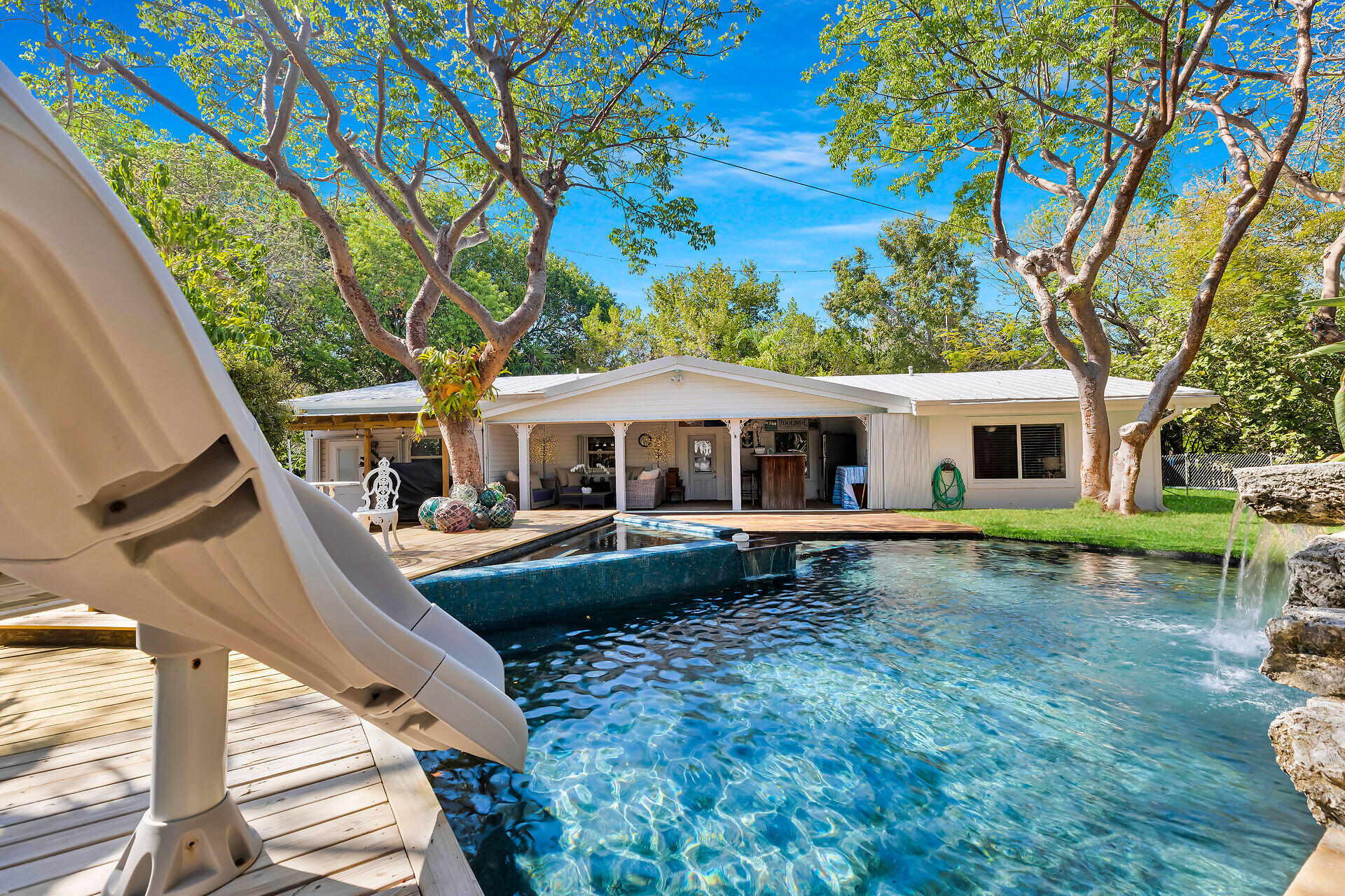 145 Plantation Boulevard