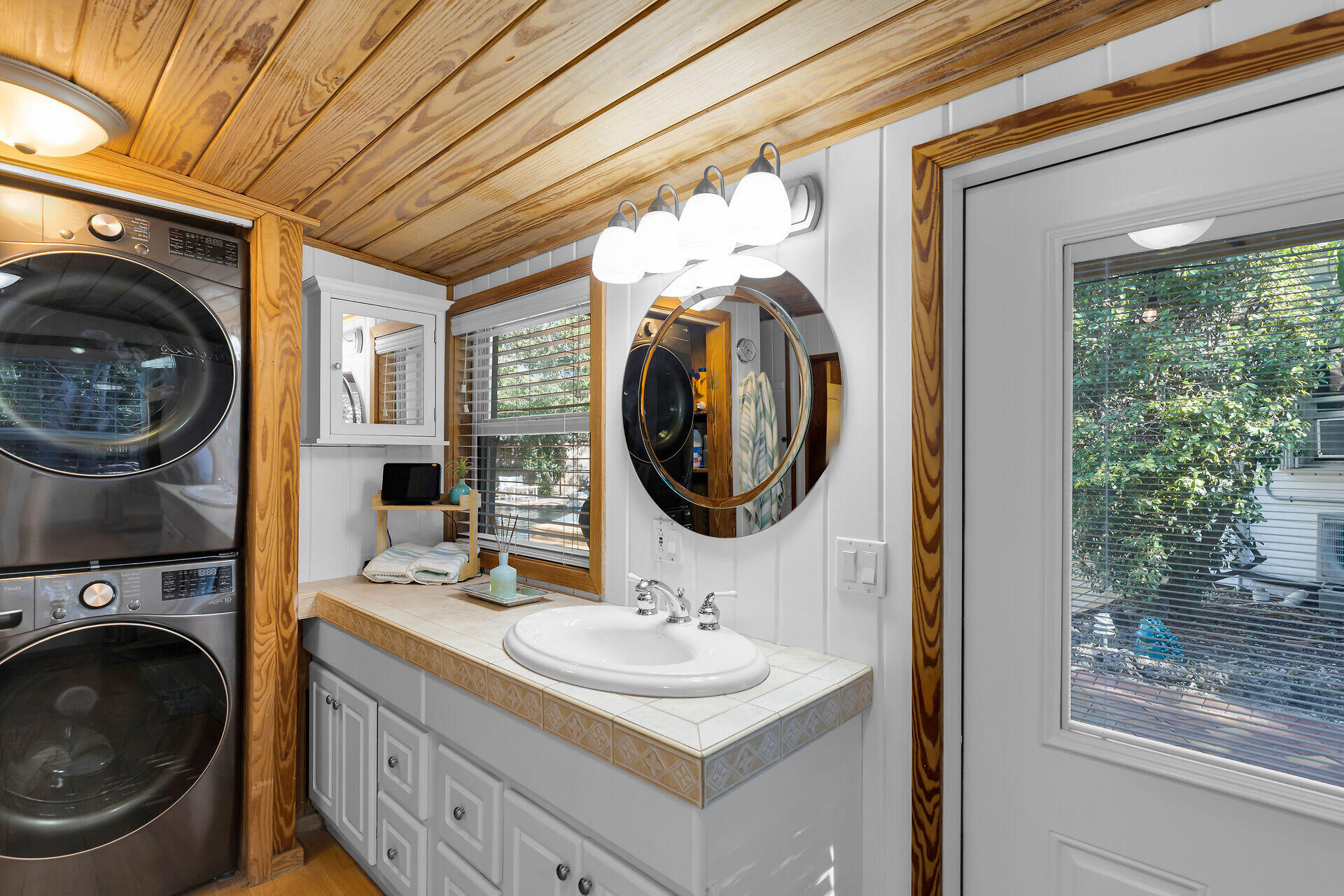 145 Plantation Boulevard