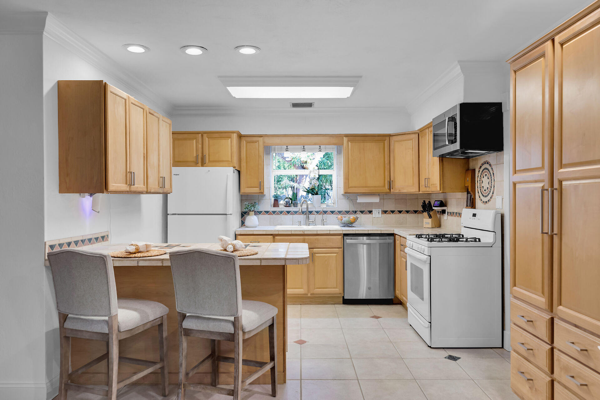 145 Plantation Boulevard