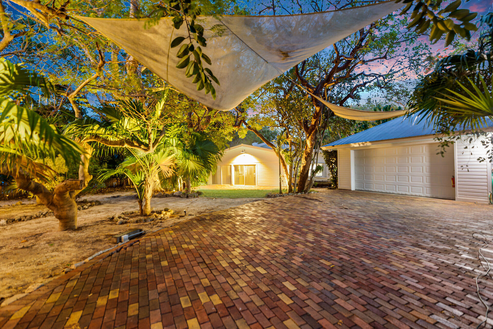 145 Plantation Boulevard