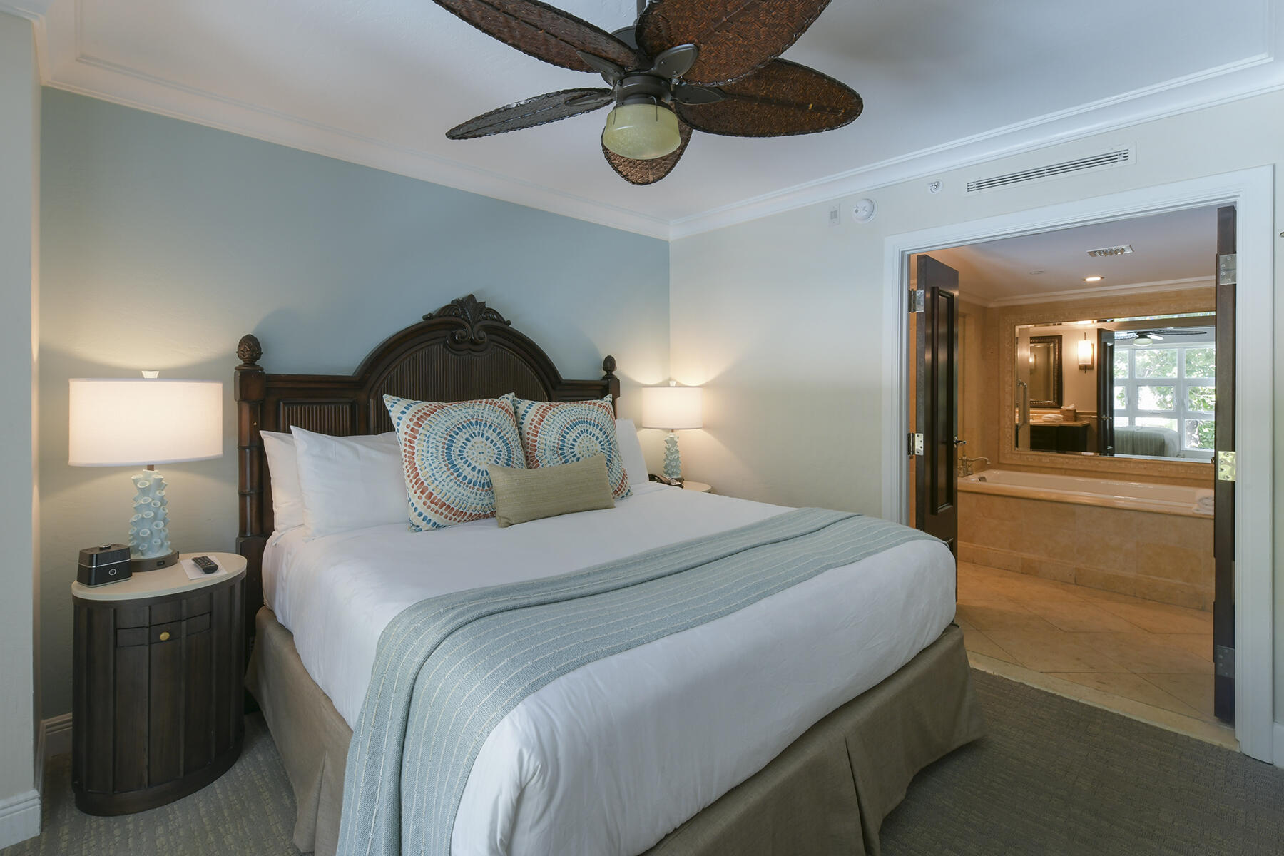 81801 Overseas Highway Unit: 637
