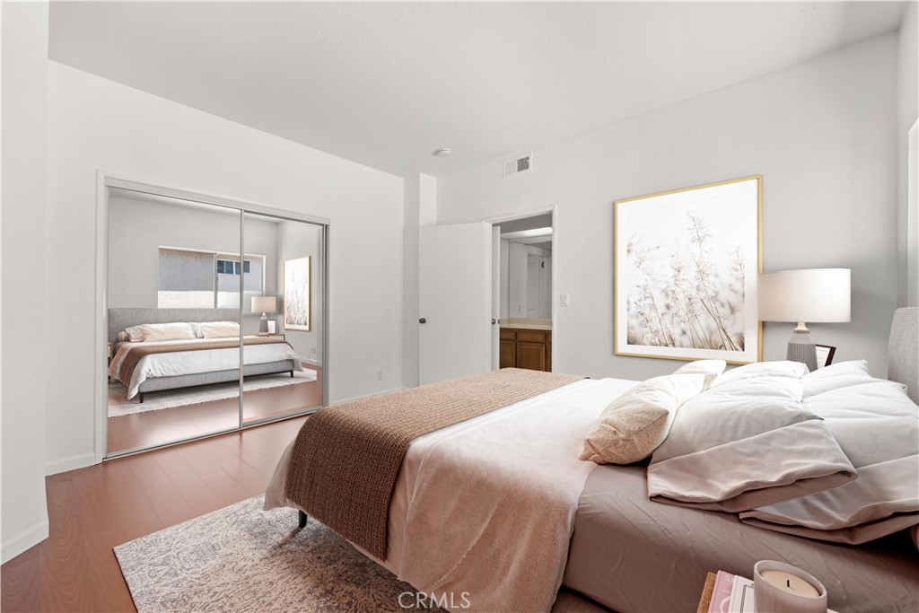 5135 Zelzah Avenue 302