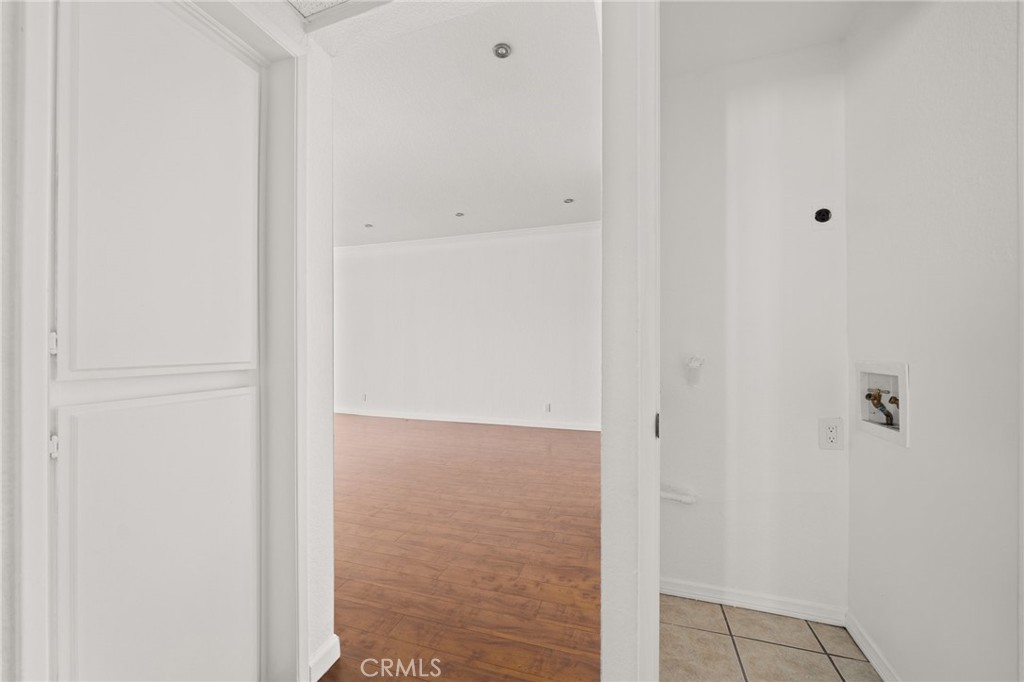 5135 Zelzah Avenue 302