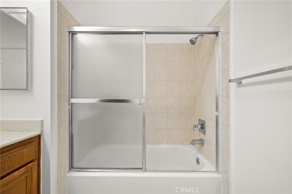 5135 Zelzah Avenue 302