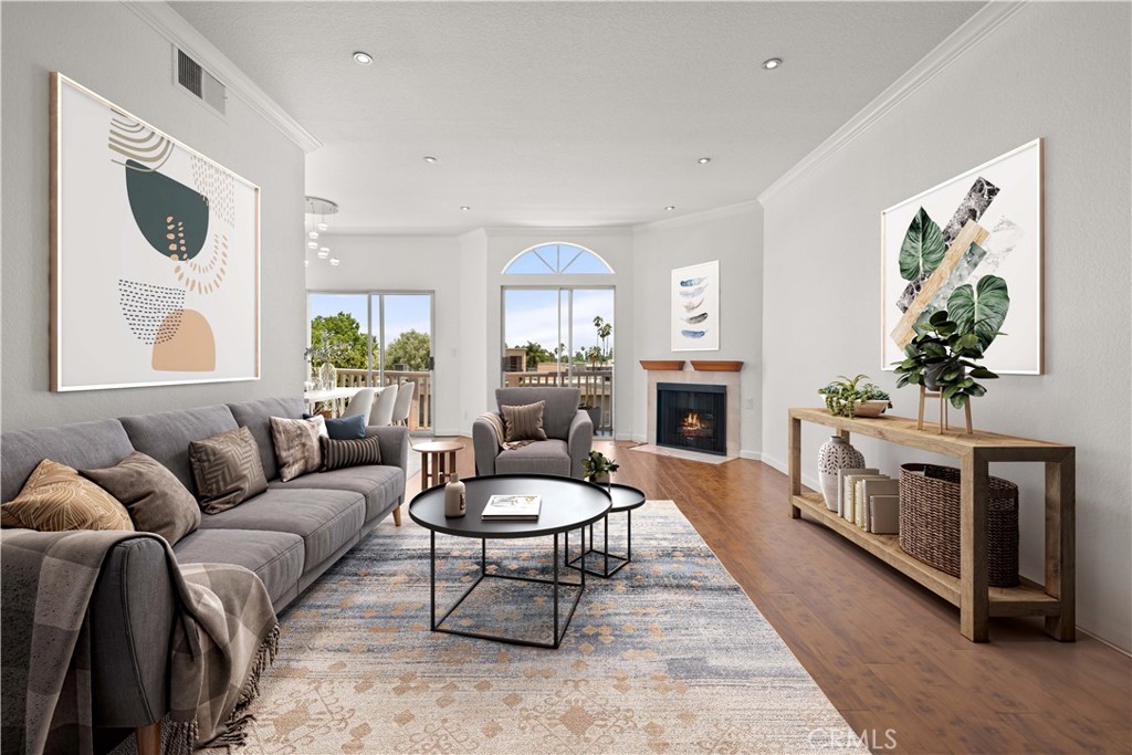 5135 Zelzah Avenue 302