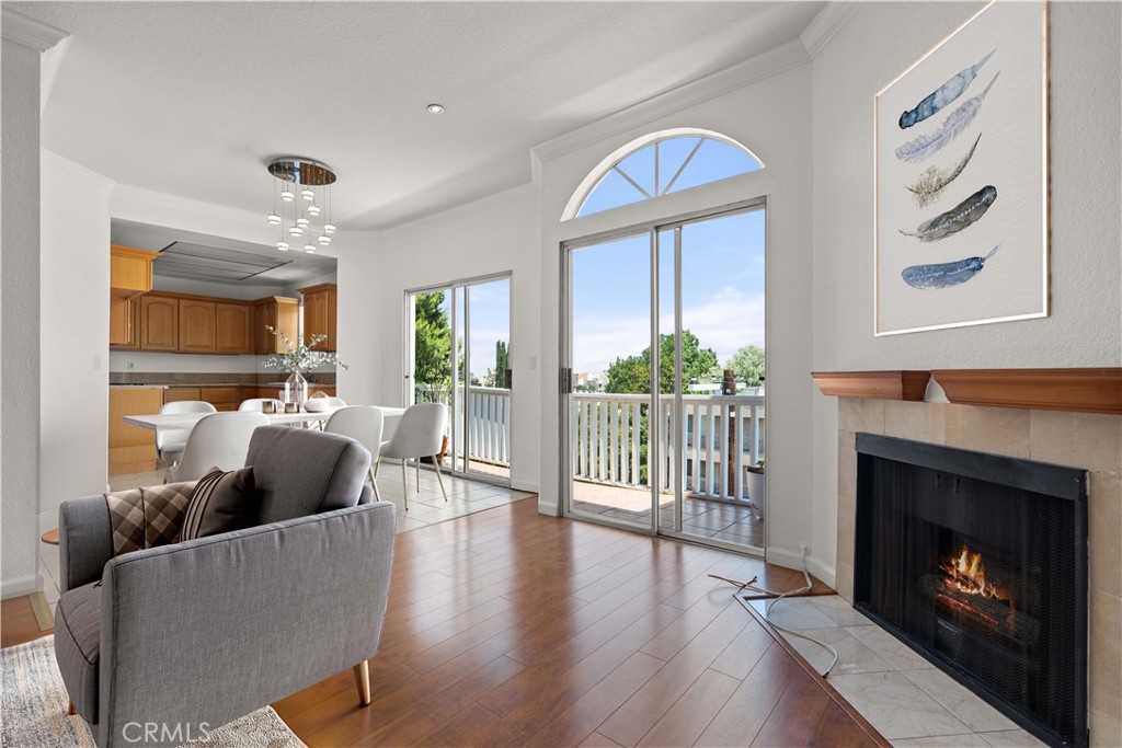 5135 Zelzah Avenue 302