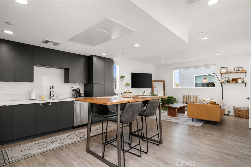 3032 N Coolidge Avenue