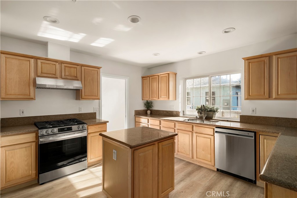 6655 Bertrand Avenue