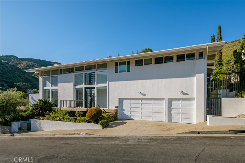 11831 Bel Terrace