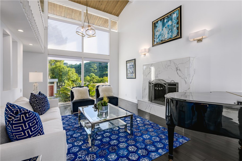 11831 Bel Terrace