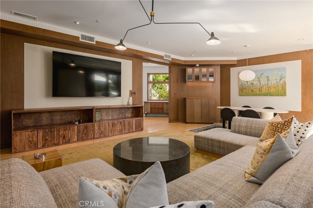 6050 Mulholland Highway