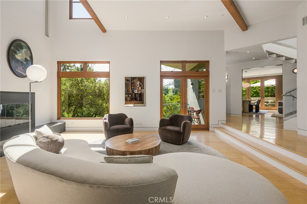 6050 Mulholland Highway