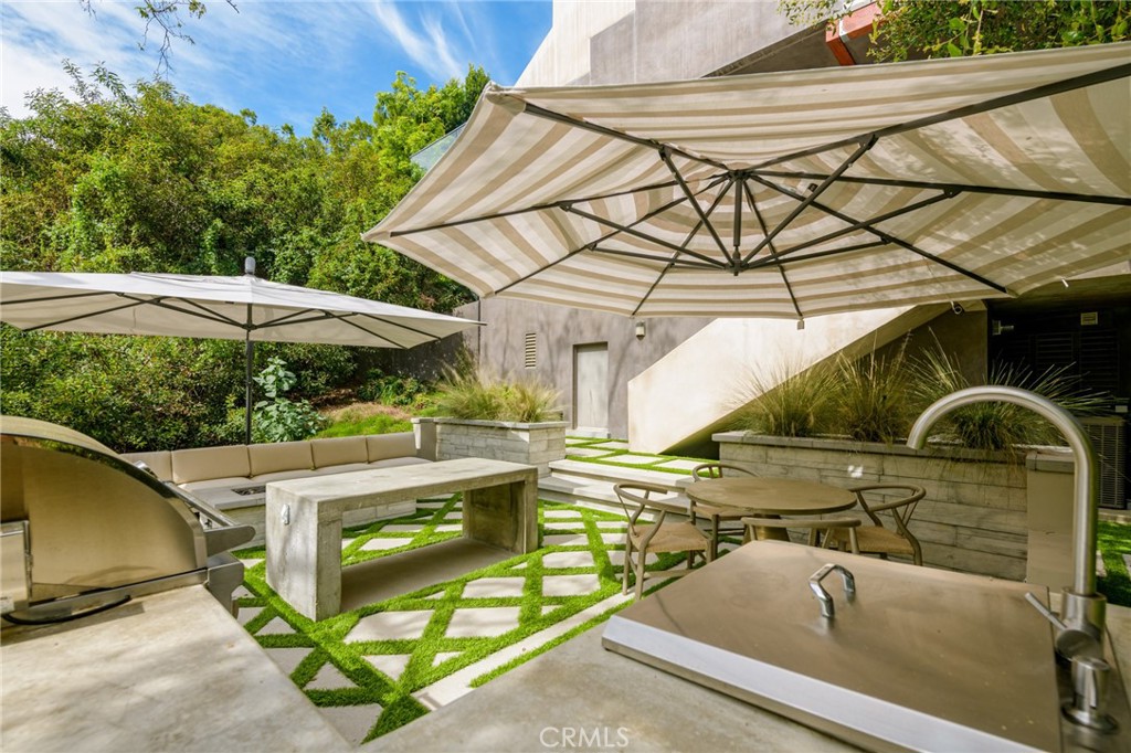 6050 Mulholland Highway