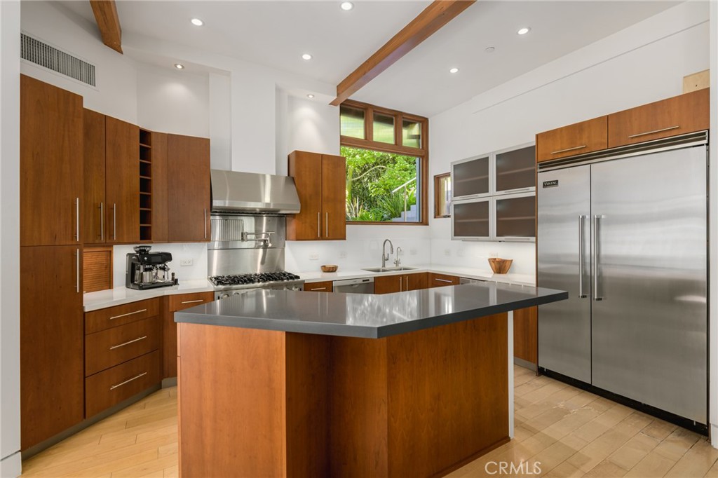 6050 Mulholland Highway