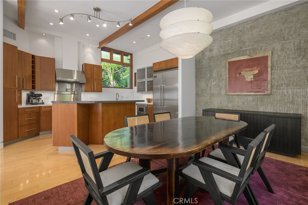 6050 Mulholland Highway