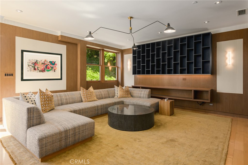 6050 Mulholland Highway