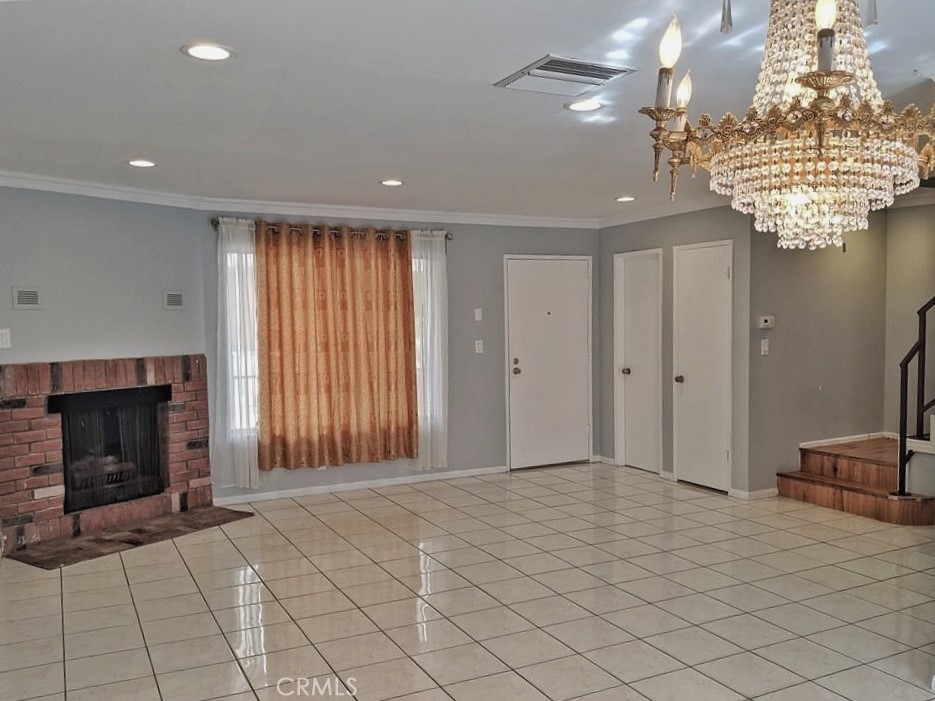 15527 Parthenia Street 4