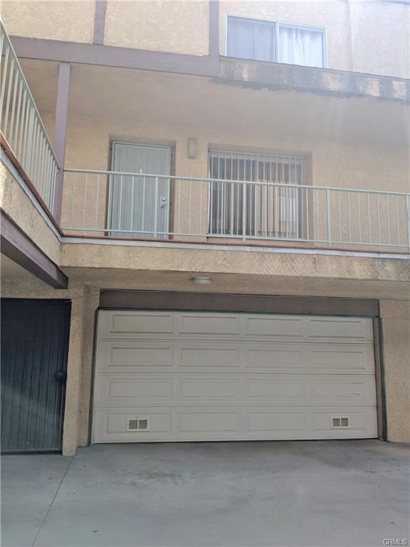 15527 Parthenia Street 4