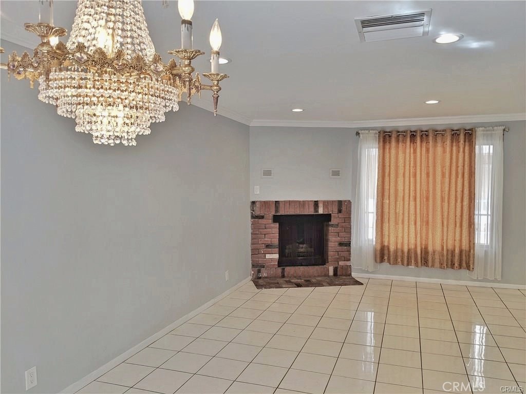 15527 Parthenia Street 4