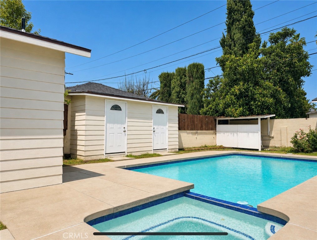 17321 Gilmore