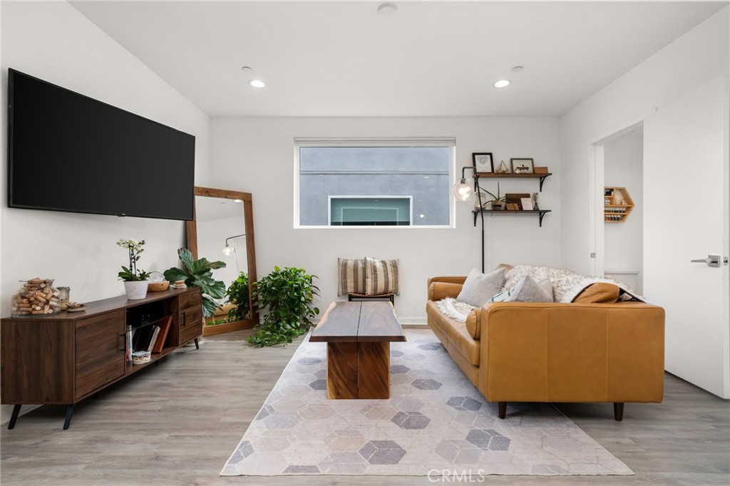 3032 N Coolidge