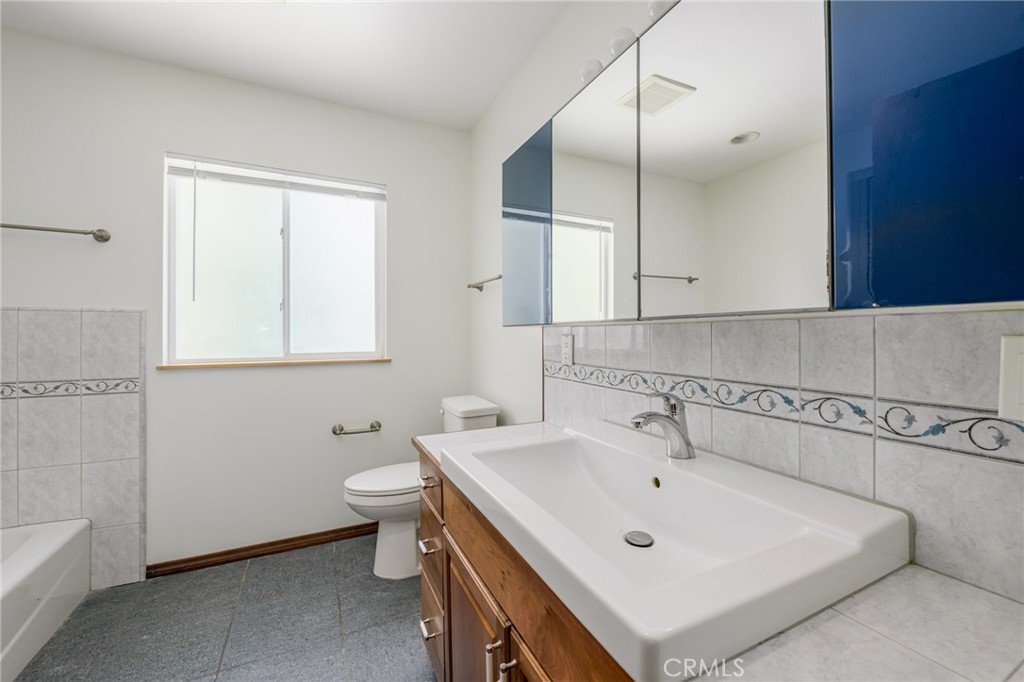 5065 Casa Drive