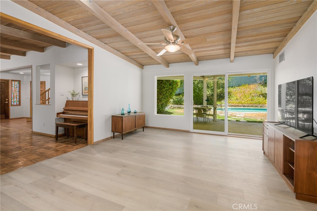 5065 Casa Drive