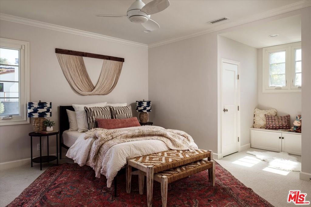 1100 Las Pulgas Place