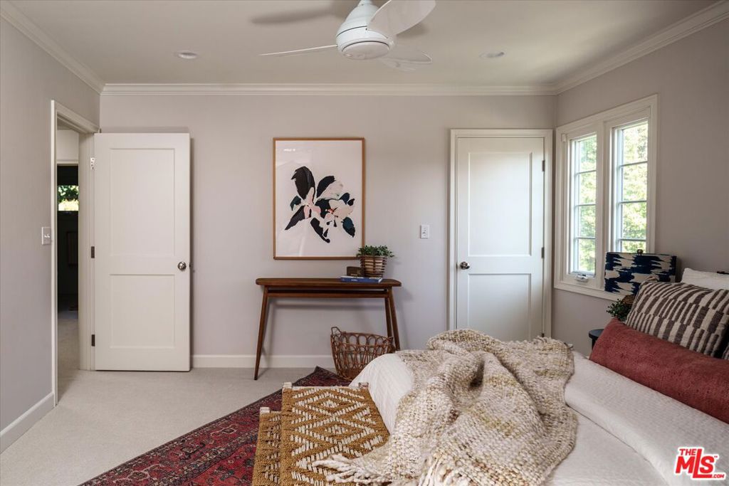 1100 Las Pulgas Place