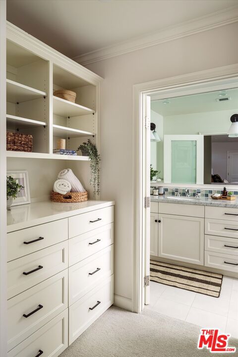 1100 Las Pulgas Place