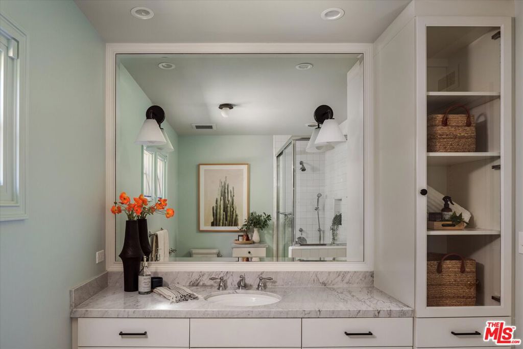 1100 Las Pulgas Place