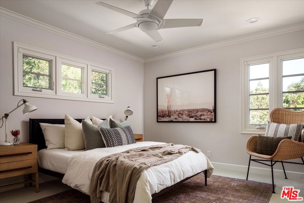 1100 Las Pulgas Place