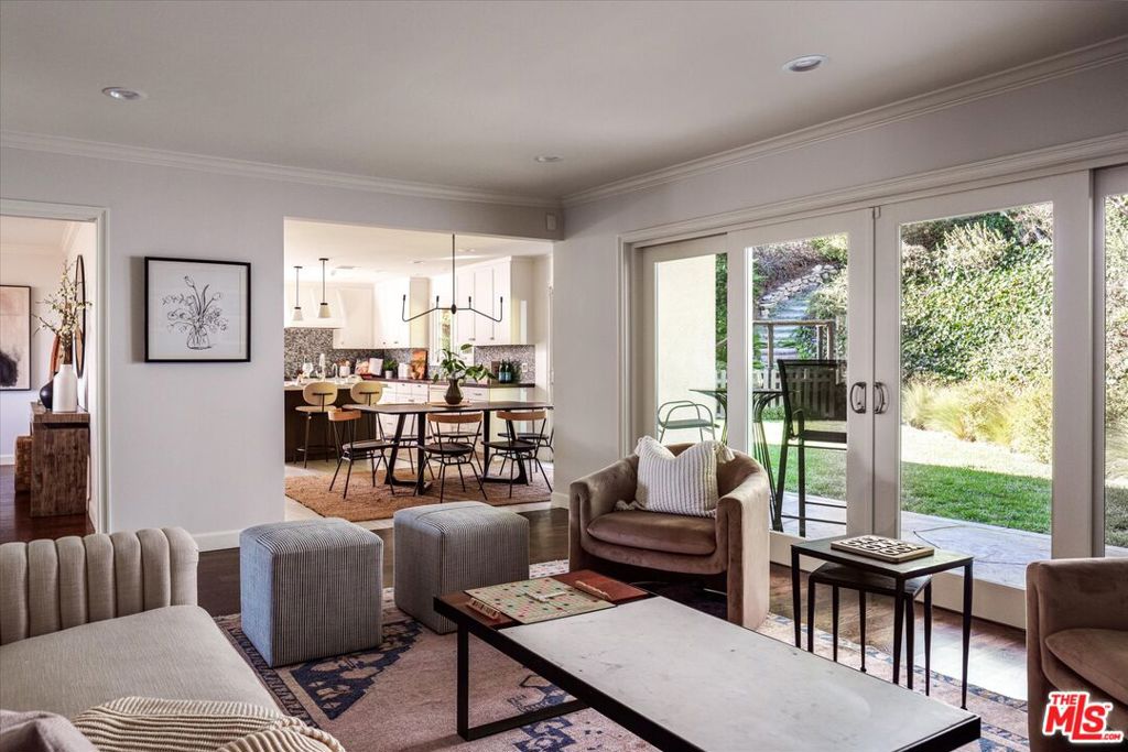 1100 Las Pulgas Place