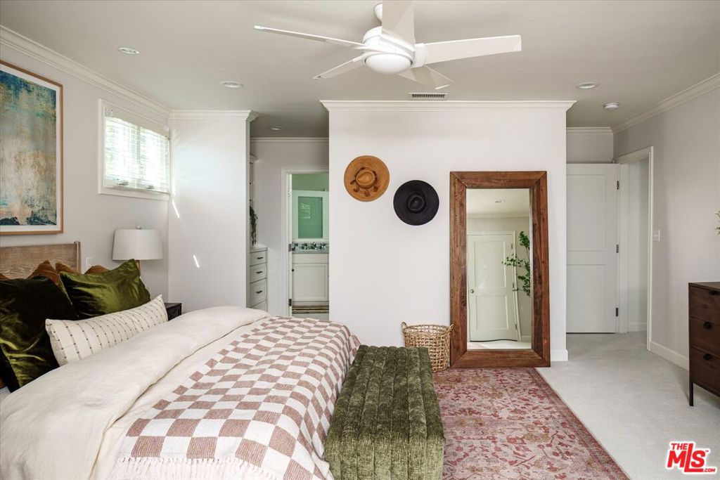 1100 Las Pulgas Place