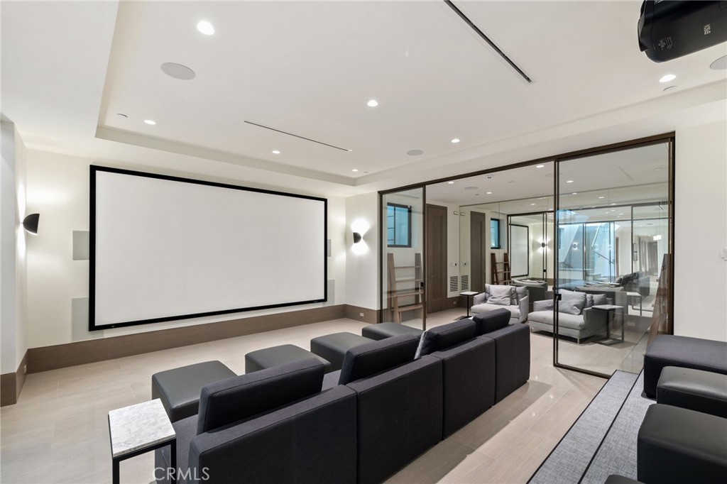 716 The Strand