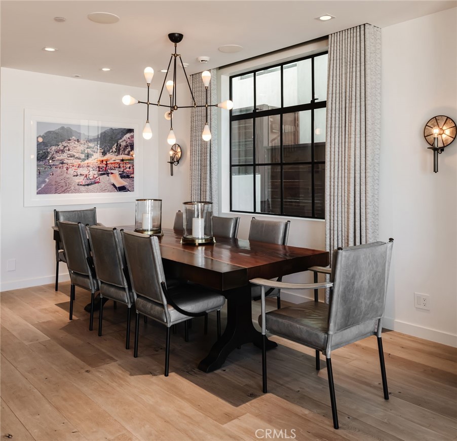 3222 The Strand