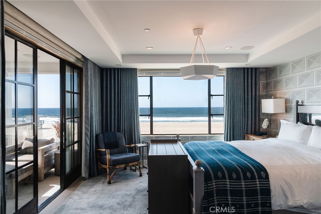 3222 The Strand