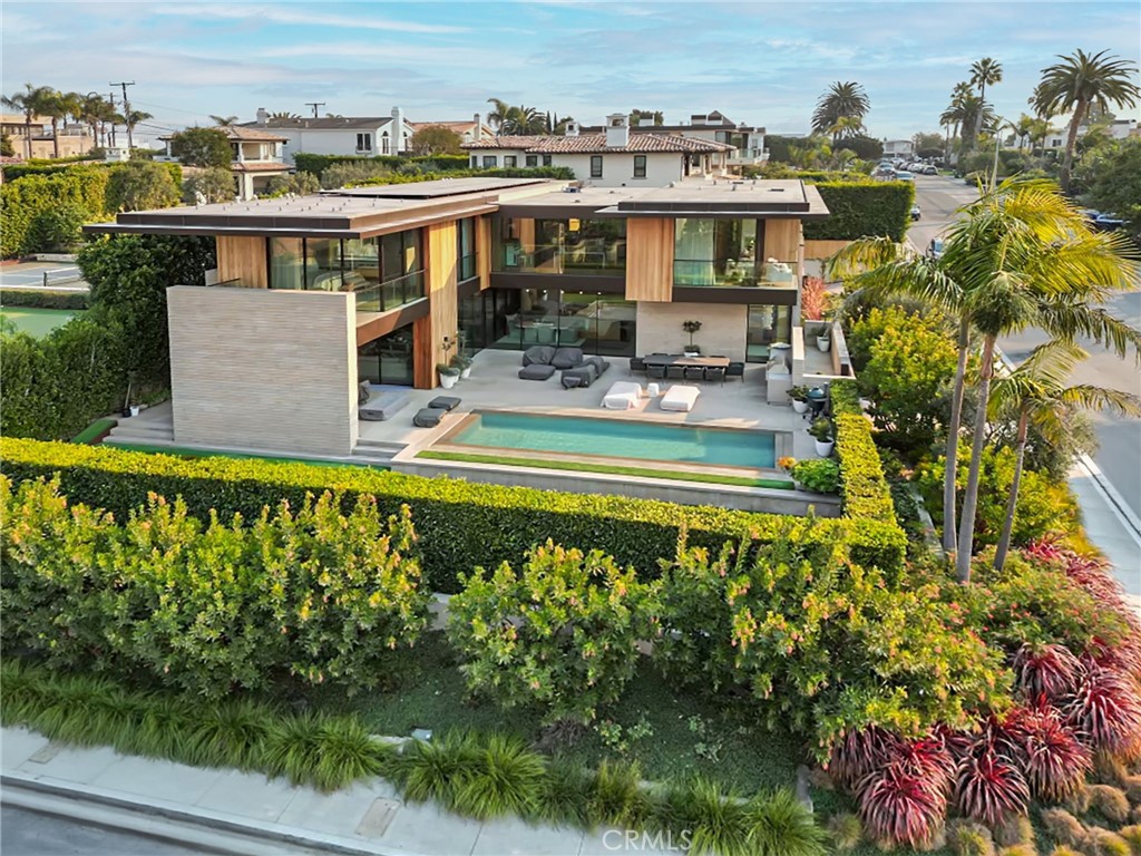 100 N Dianthus Street