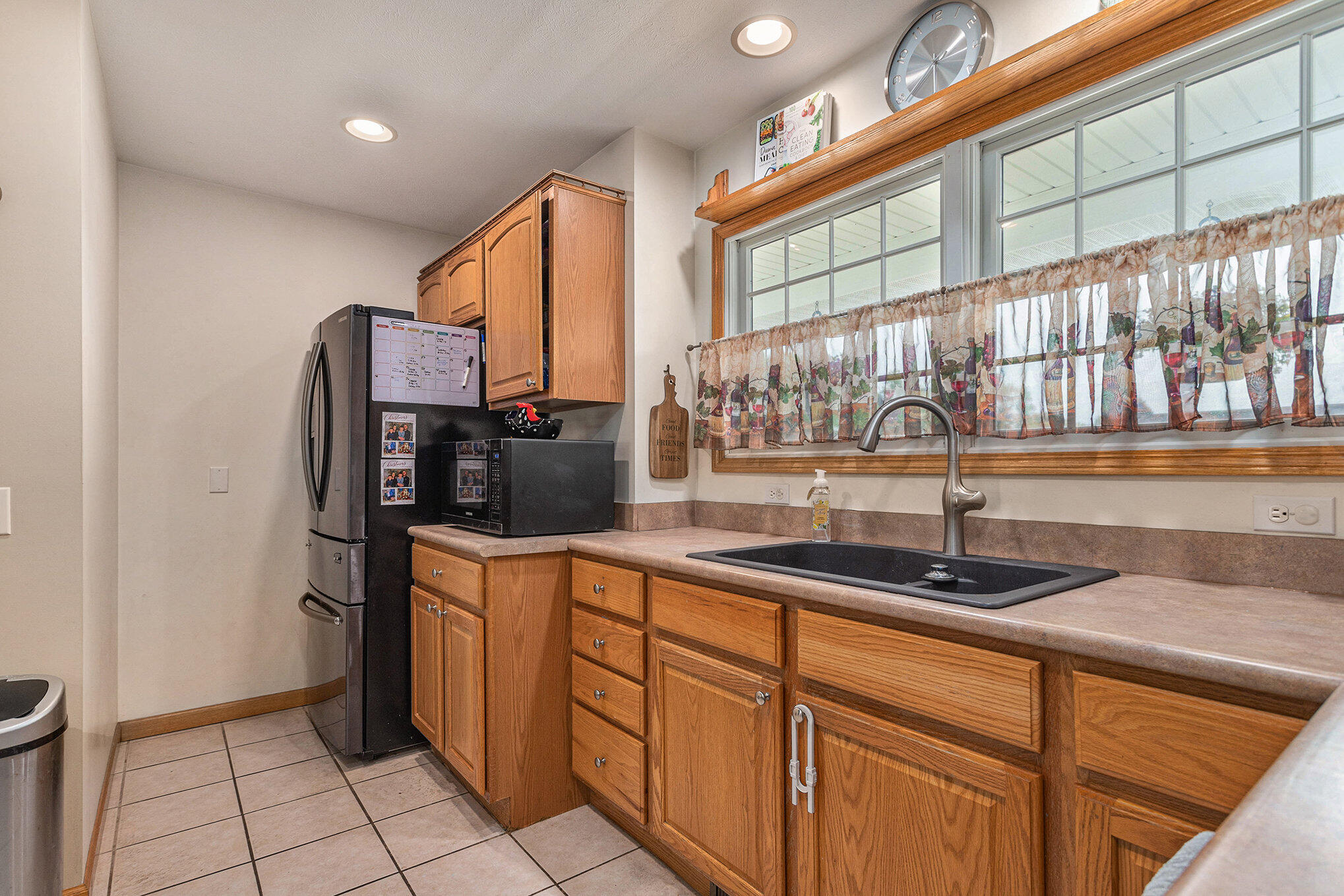 2986 Maplewood Street