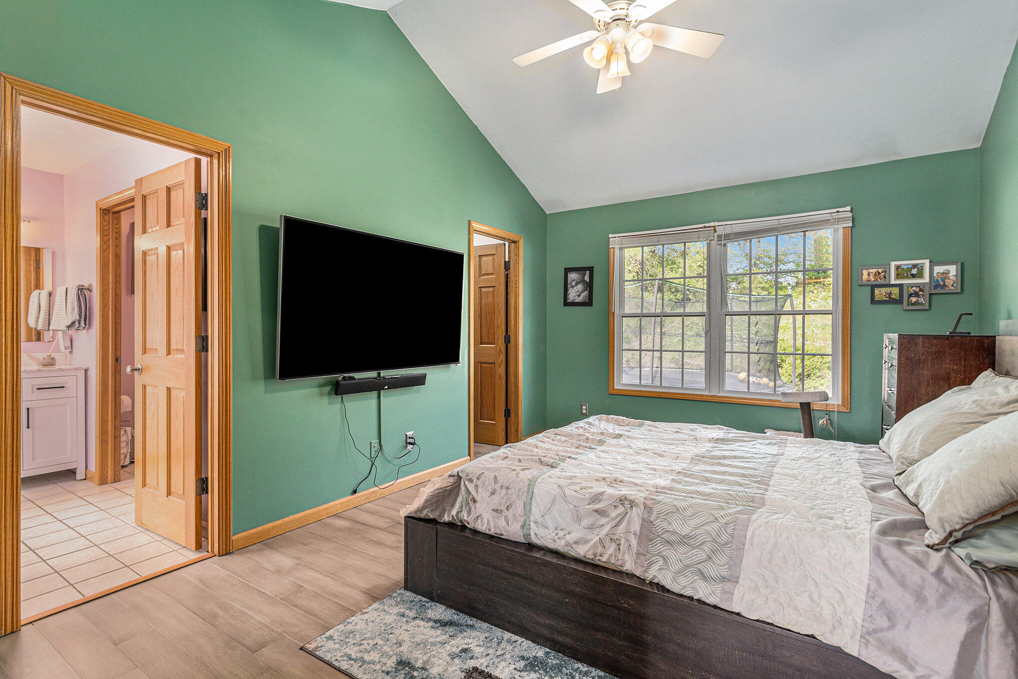 2986 Maplewood Street