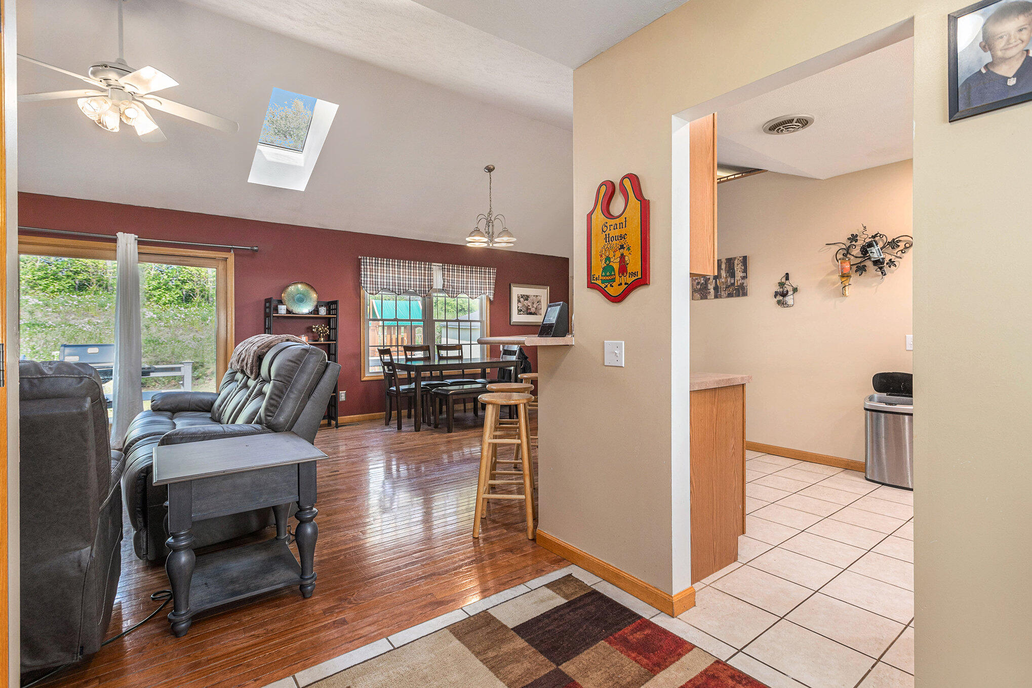 2986 Maplewood Street