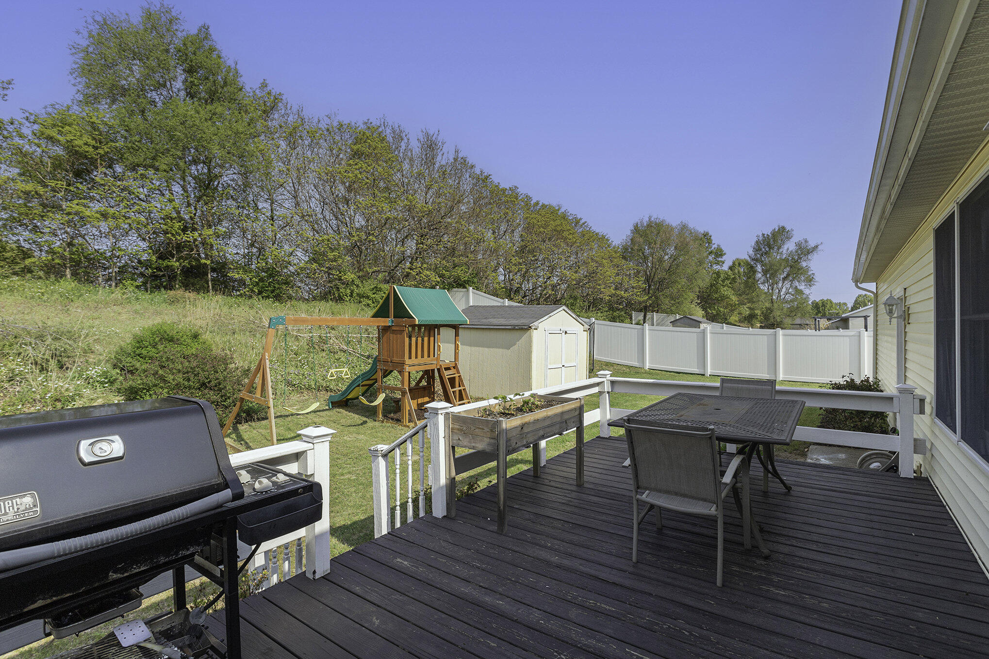 2986 Maplewood Street