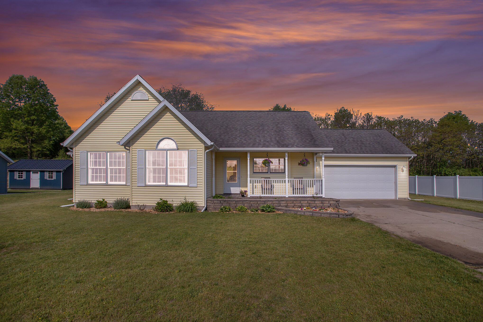 2986 Maplewood Street