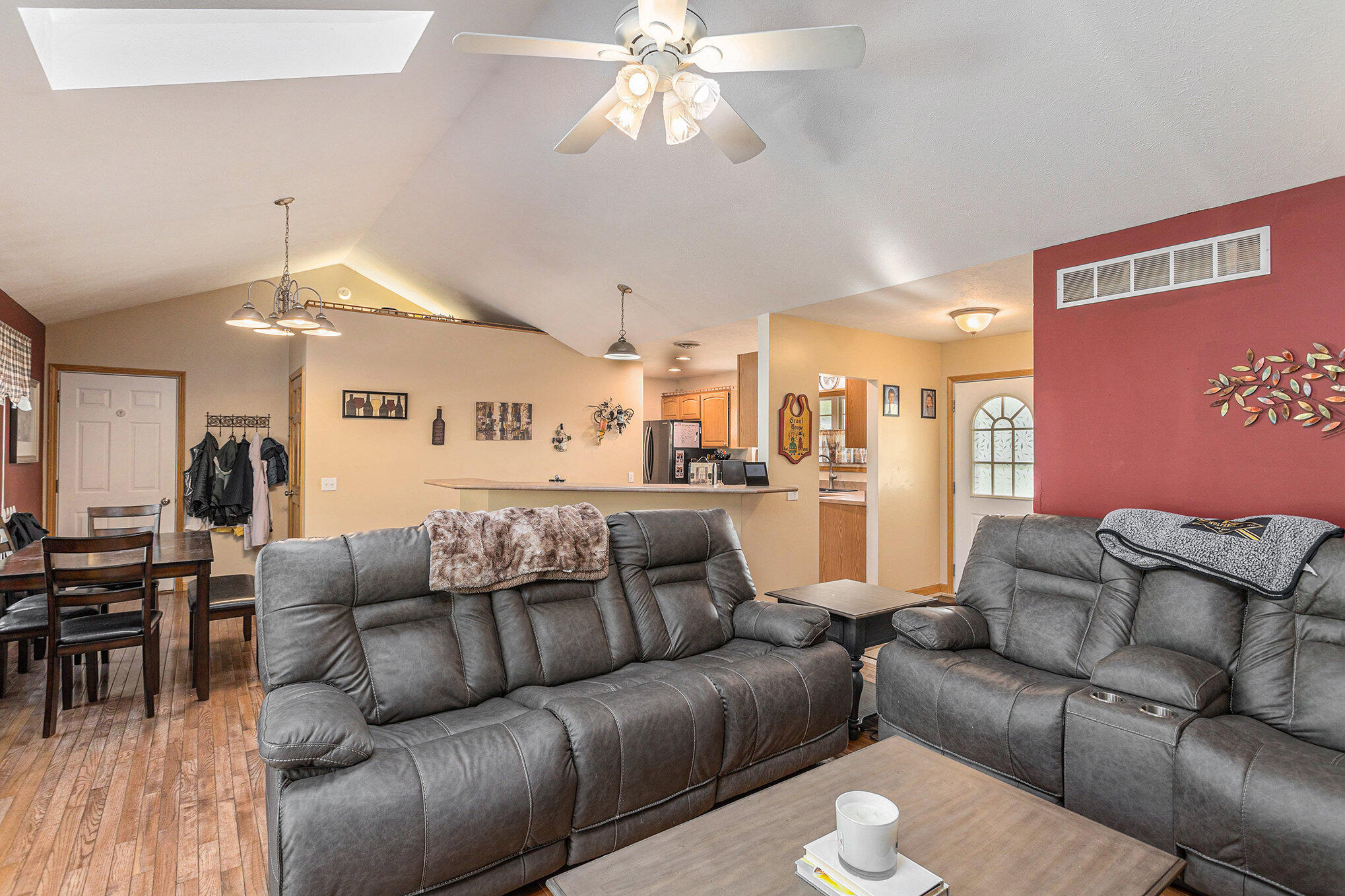 2986 Maplewood Street